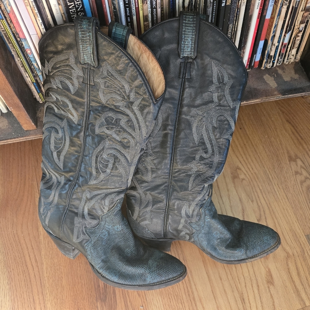 Vintage Western Embroidered Cutter Bill Mid-Heel Boots in Emerald Grenn-Black